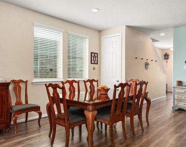 2108 Sweet Bay Drive - Photo Thumbnail 3