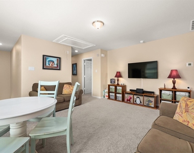2108 Sweet Bay Drive - Photo Thumbnail 8
