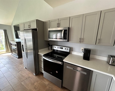 30 Harbour Lane - Photo Thumbnail 9
