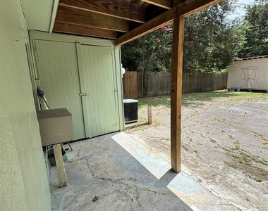 2918 46th Street - Photo Thumbnail 19
