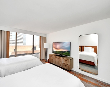 1300 Lamar Street - Photo Thumbnail 20