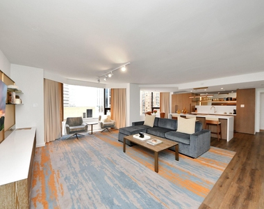 1300 Lamar Street - Photo Thumbnail 8