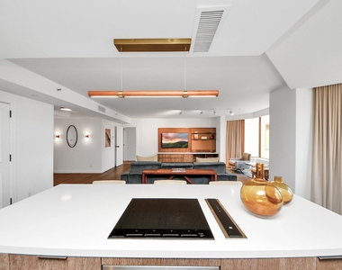 1300 Lamar Street - Photo Thumbnail 31