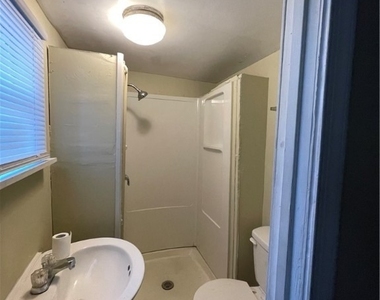 2514 Q Street - Photo Thumbnail 5