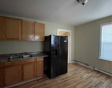 2514 Q Street - Photo Thumbnail 3