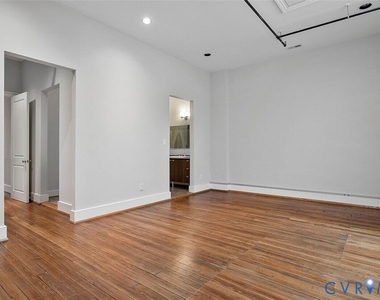 105 E Broad Street - Photo Thumbnail 18