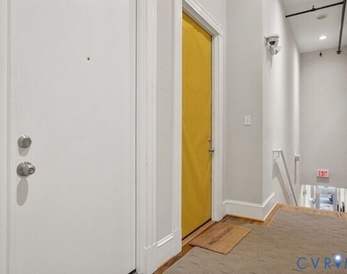 105 E Broad Street - Photo Thumbnail 4