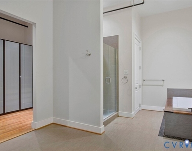 105 E Broad Street - Photo Thumbnail 24