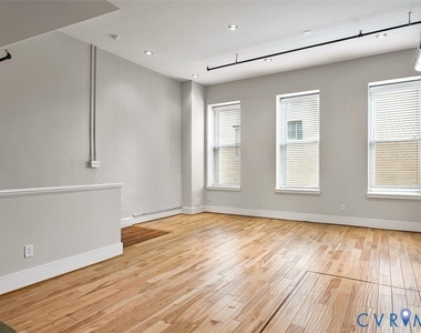 105 E Broad Street - Photo Thumbnail 16