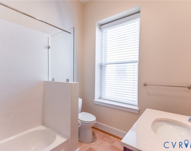 105 E Broad Street - Photo Thumbnail 1