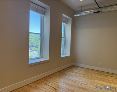 105 E Broad Street - Photo Thumbnail 28