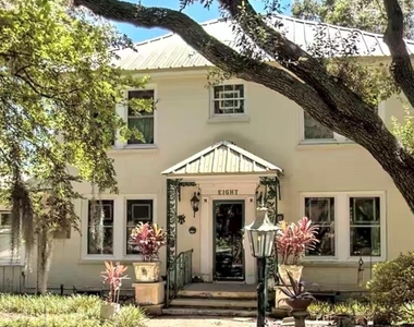 8 Bayvilla Street - Photo Thumbnail 10