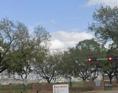 8 Bayvilla Street - Photo Thumbnail 11