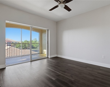 6321 Aragon Way - Photo Thumbnail 5