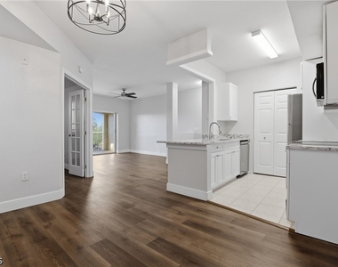6321 Aragon Way - Photo Thumbnail 13
