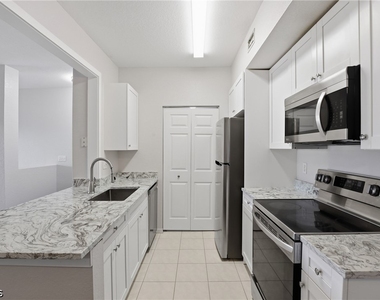 6321 Aragon Way - Photo Thumbnail 12