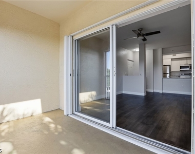 6321 Aragon Way - Photo Thumbnail 22