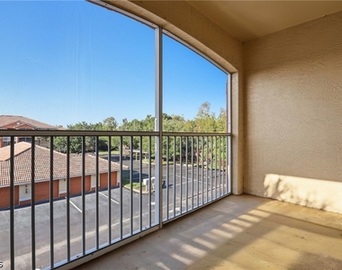 6321 Aragon Way - Photo Thumbnail 21