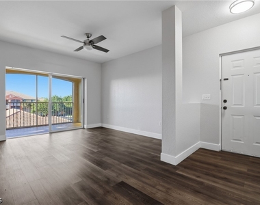 6321 Aragon Way - Photo Thumbnail 4