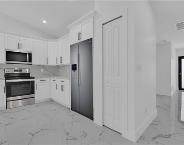 4921 Leonard Boulevard S - Photo Thumbnail 6