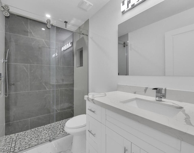 4921 Leonard Boulevard S - Photo Thumbnail 13