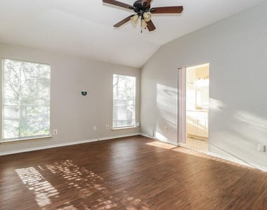 5210 Kristen Court - Photo Thumbnail 8