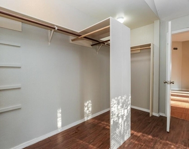 5210 Kristen Court - Photo Thumbnail 11