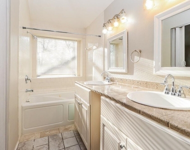 5210 Kristen Court - Photo Thumbnail 10