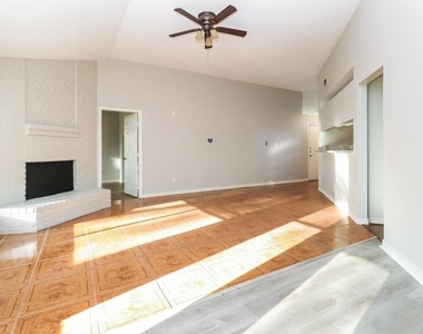 5210 Kristen Court - Photo Thumbnail 3