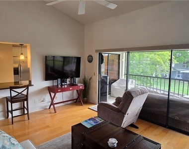 9598 Halyards Court - Photo Thumbnail 13