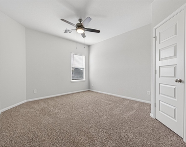 3903 Giorgio Pastel Place - Photo Thumbnail 43