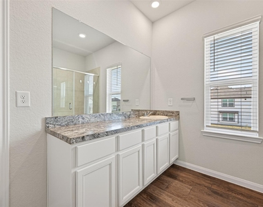 3903 Giorgio Pastel Place - Photo Thumbnail 32