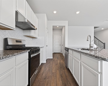 3903 Giorgio Pastel Place - Photo Thumbnail 21