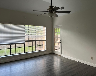 6990 Oakwood Park - Photo Thumbnail 1