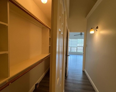 6990 Oakwood Park - Photo Thumbnail 6