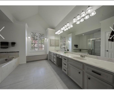 6990 Oakwood Park - Photo Thumbnail 2