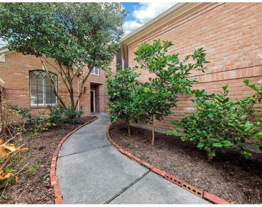 6990 Oakwood Park - Photo Thumbnail 17