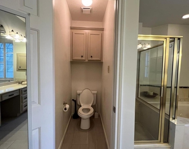 6990 Oakwood Park - Photo Thumbnail 12