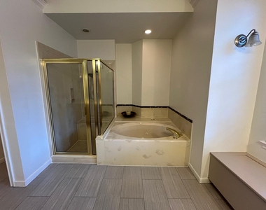 6990 Oakwood Park - Photo Thumbnail 8
