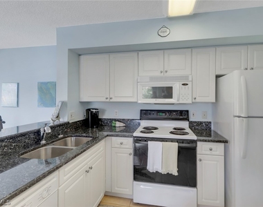 1205 Wildwood Lakes Boulevard - Photo Thumbnail 3