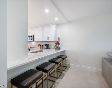 11118 Gulf Shore Drive - Photo Thumbnail 10
