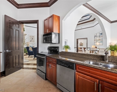 12940 Positano Circle - Photo Thumbnail 33