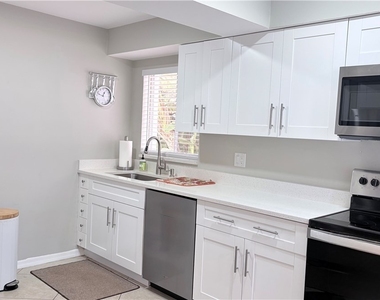 59 Camelot Gardens Boulevard - Photo Thumbnail 7