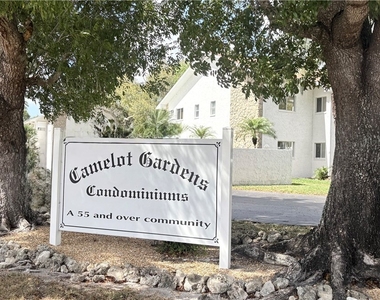 59 Camelot Gardens Boulevard - Photo Thumbnail 2