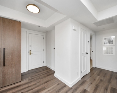 1300 Lamar Street - Photo Thumbnail 20