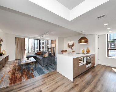 1300 Lamar Street - Photo Thumbnail 10