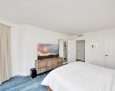 1300 Lamar Street - Photo Thumbnail 25