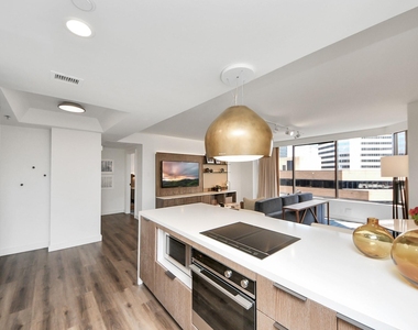 1300 Lamar Street - Photo Thumbnail 9