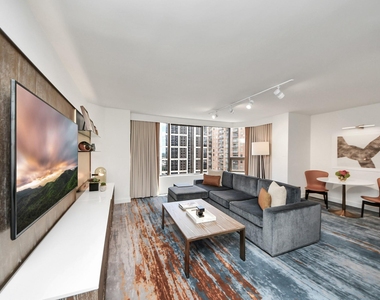 1300 Lamar Street - Photo Thumbnail 12