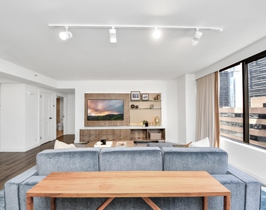 1300 Lamar Street - Photo Thumbnail 14